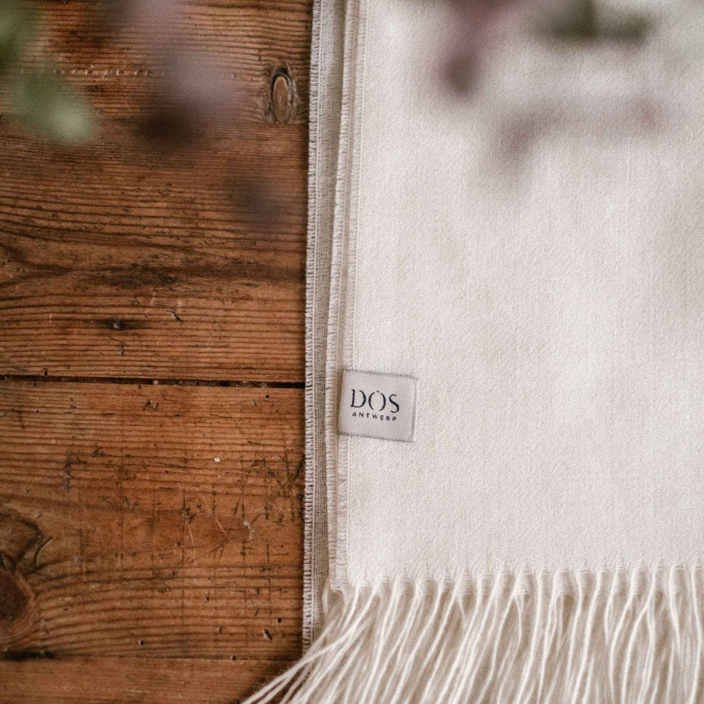 100% baby alpaca warm white scarf Dos Antwerp